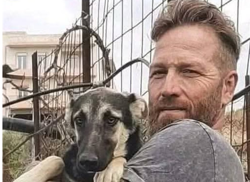 Un messaggio toccante rivolto a chi ha lasciato il proprio cane in un rifugio. Ora ha trovato una nuova casa e vivrà circondato solo da amore.