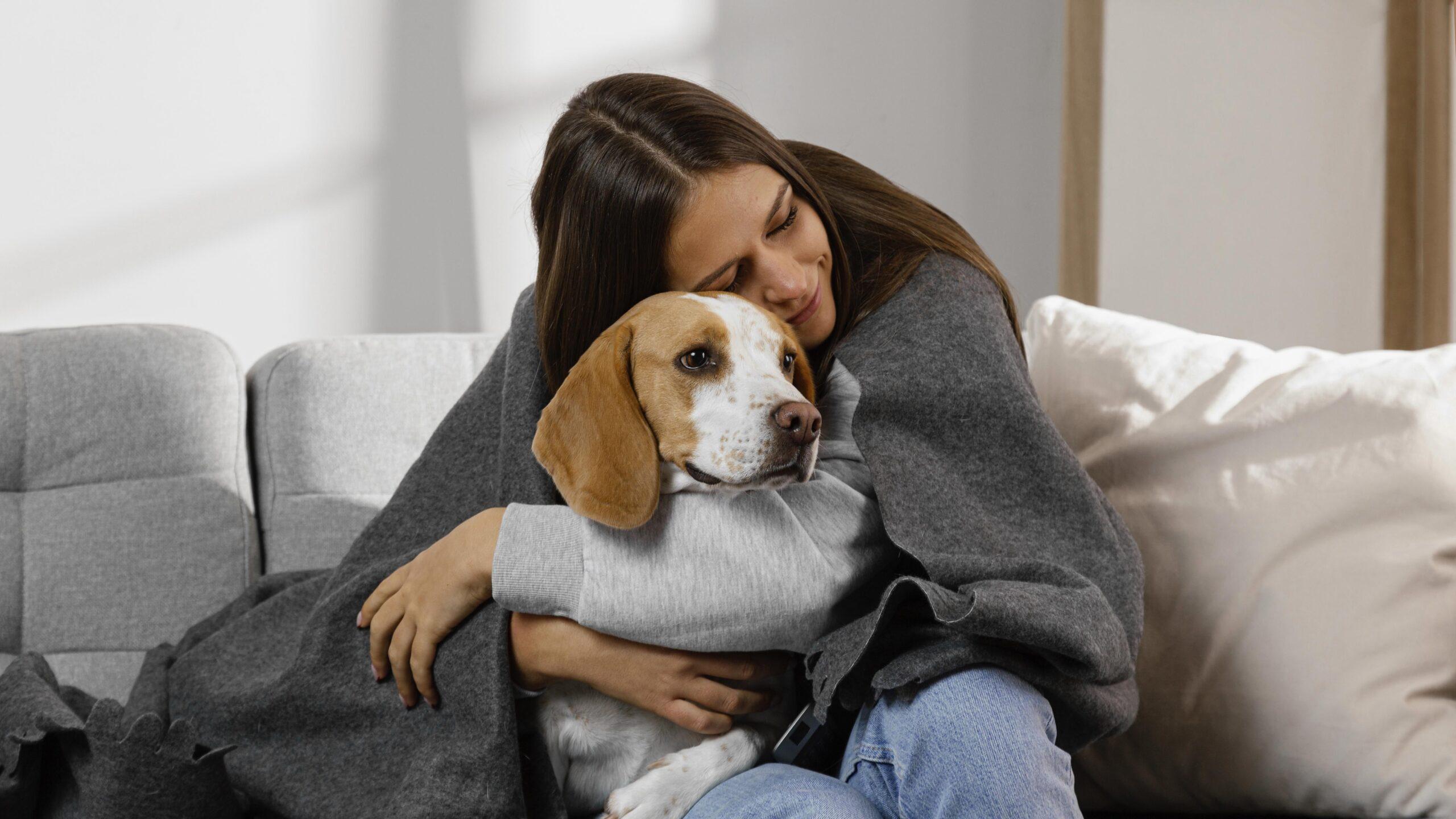 La presenza costante del cane nelle situazioni di disagio emotivo rappresenta un elemento di stabilità, caratterizzato da contatto fisico, routine e assenza di giudizio.